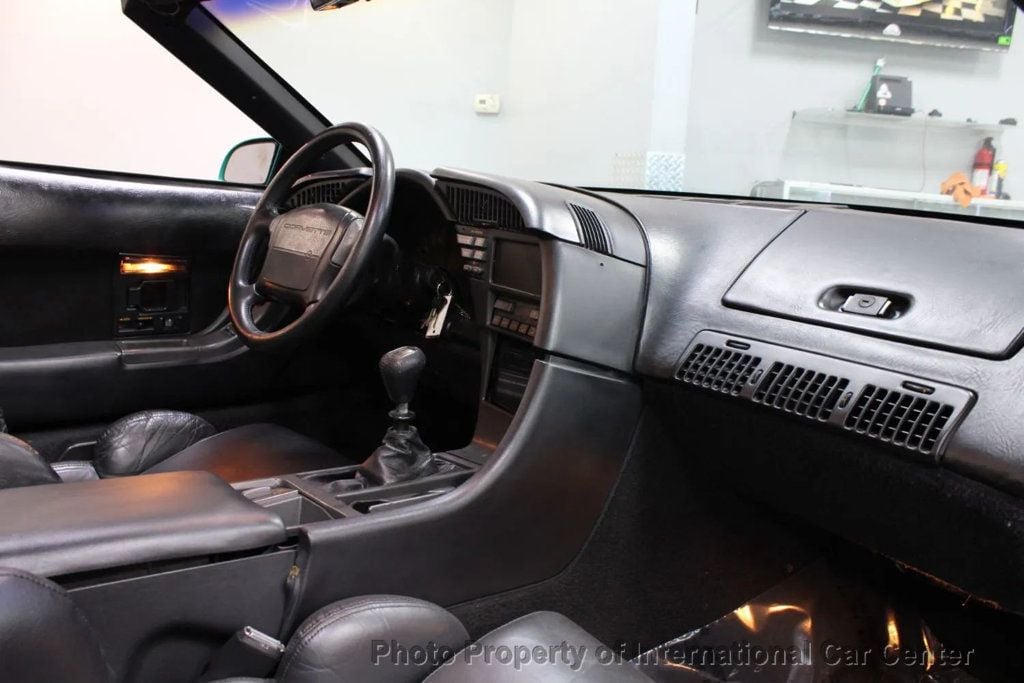 1990 Chevrolet Corvette 2dr Convertible - 22920382 - 32