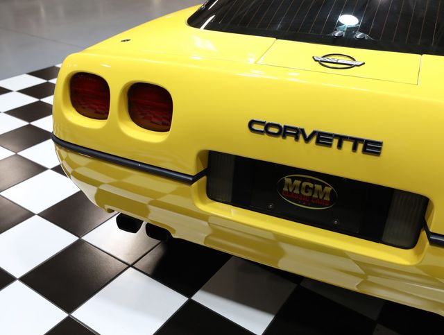 1990 Chevrolet Corvette 2dr Coupe Hatchback - 22984930 - 23