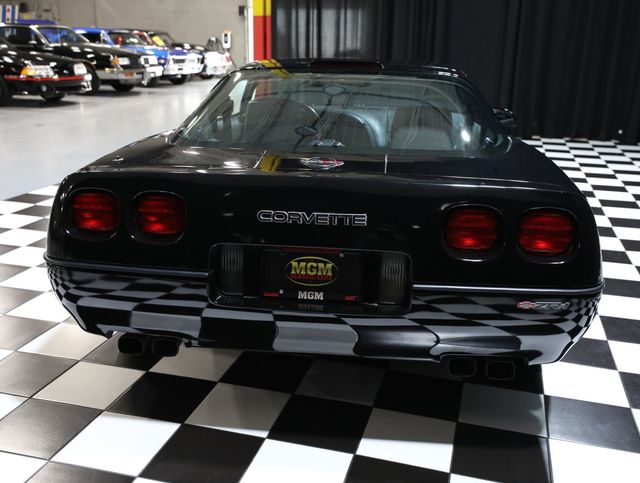 1990 Chevrolet Corvette 2dr Coupe Hatchback - 23038730 - 22