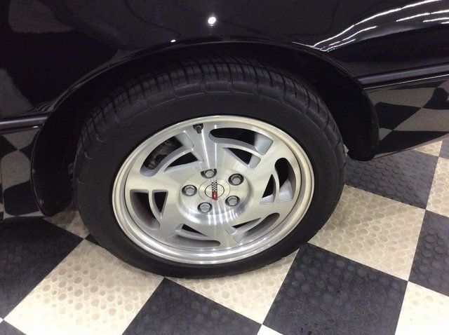 1990 Chevrolet Corvette 2dr Coupe Hatchback - 22948440 - 18