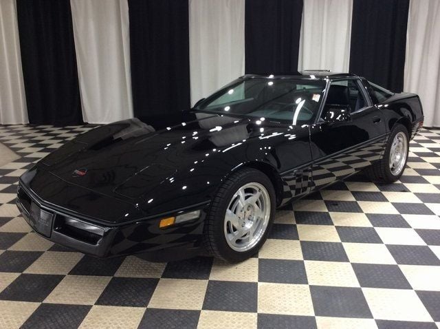 1990 Chevrolet Corvette Coupe photo 3