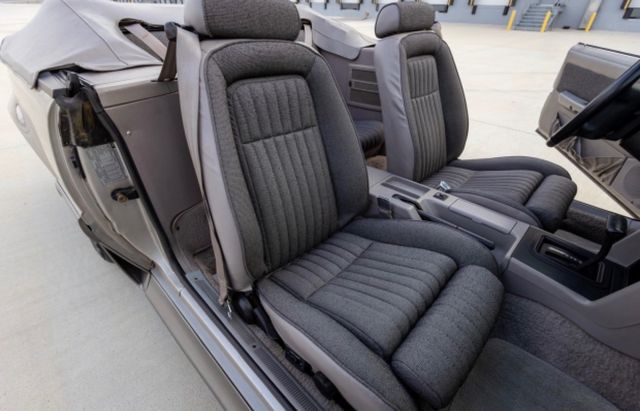 1990 Ford Mustang 2dr Convertible GT - 23007375 - 3