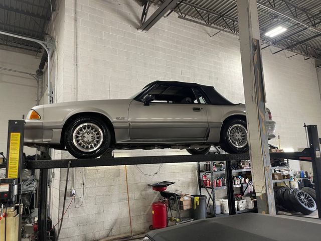 1990 Ford Mustang 2dr Convertible GT - 23007375 - 85
