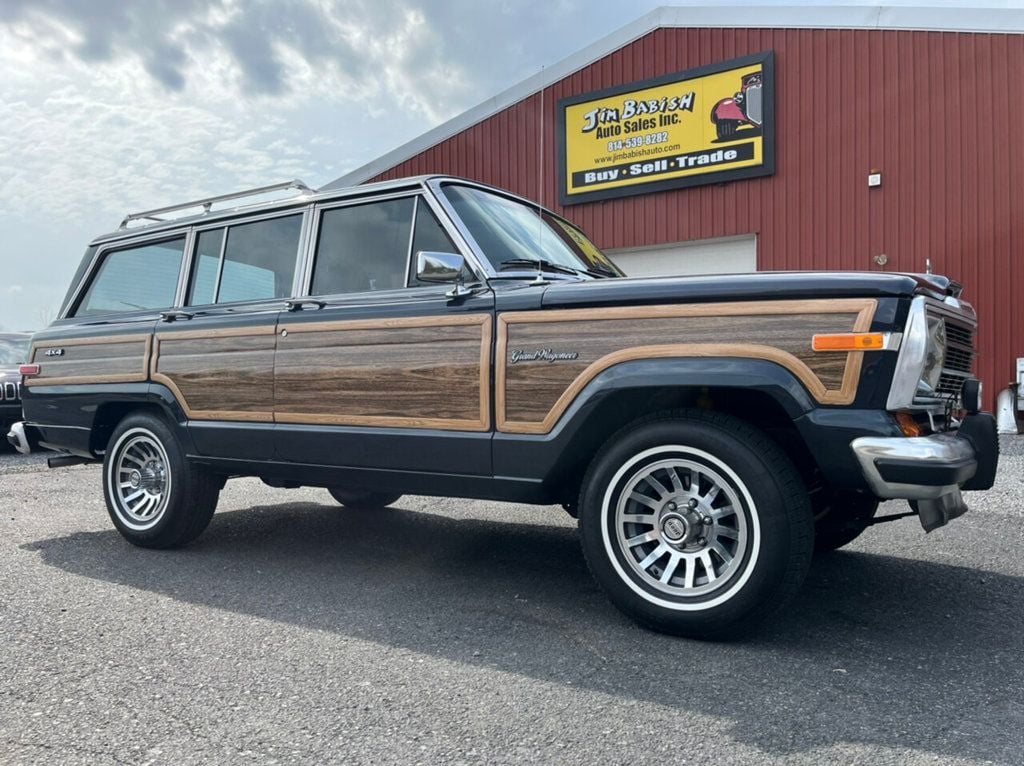 1990 Jeep Grand Wagoneer 4x4 Woody Wagon - 21821226 - 0