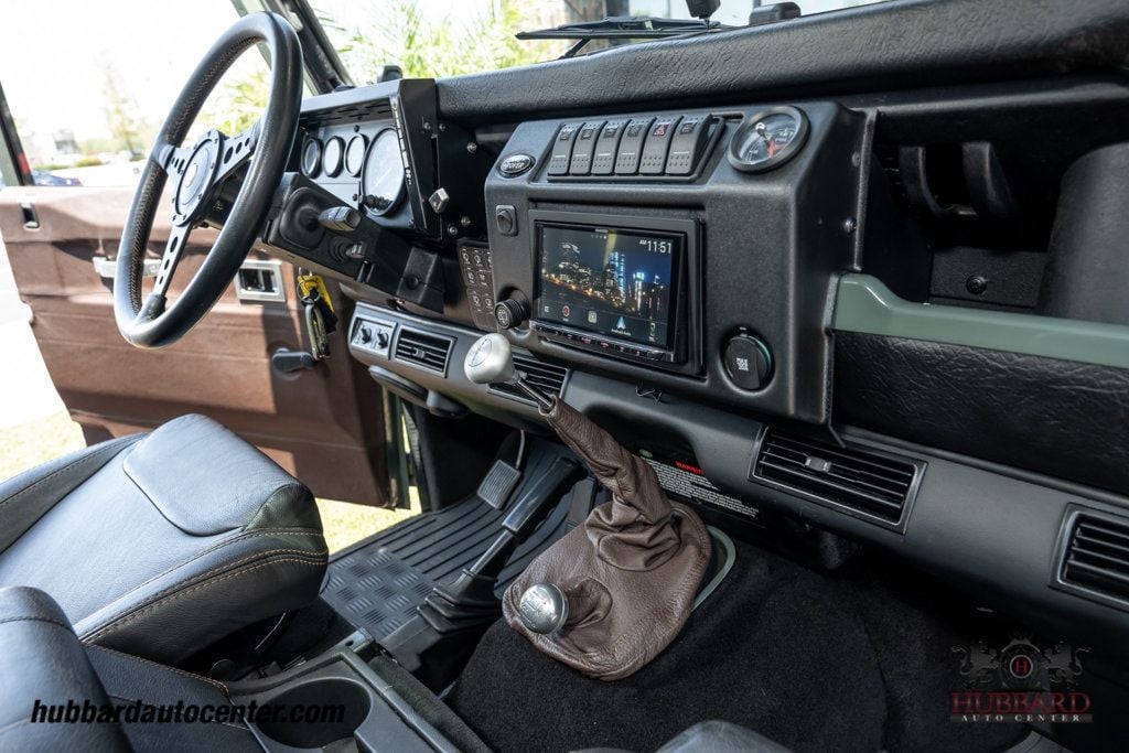 1990 Land Rover Defender 110  - 23036583 - 76