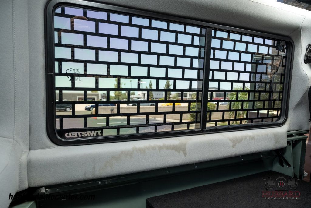 1990 Land Rover Defender 110  - 23036583 - 87