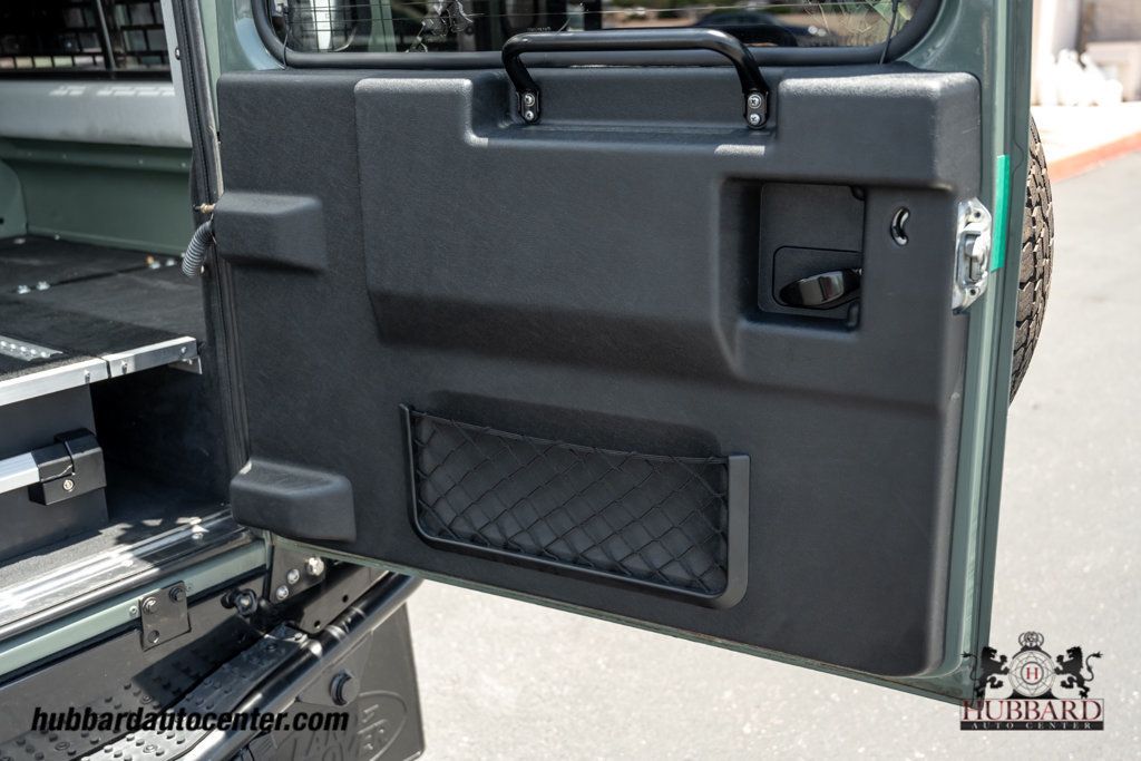 1990 Land Rover Defender 110  - 23036583 - 91
