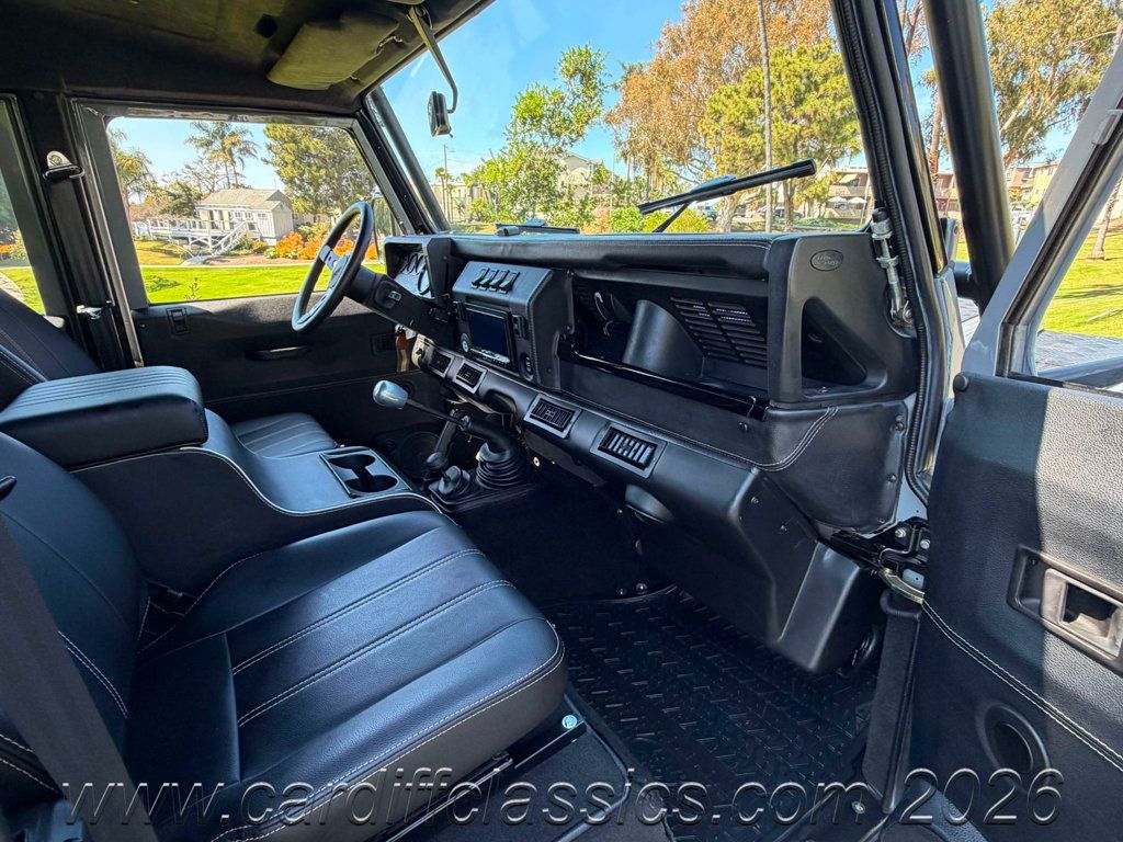 1990 Land Rover Defender 110  - 23003632 - 18