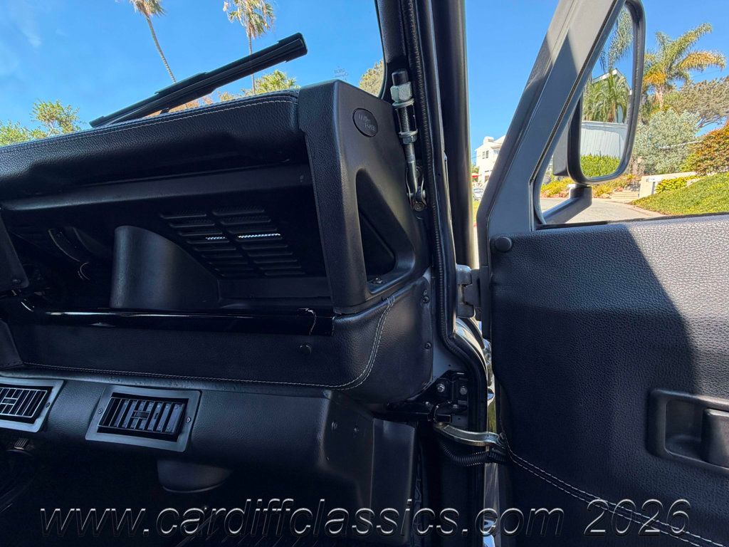 1990 Land Rover Defender 110  - 23003632 - 25