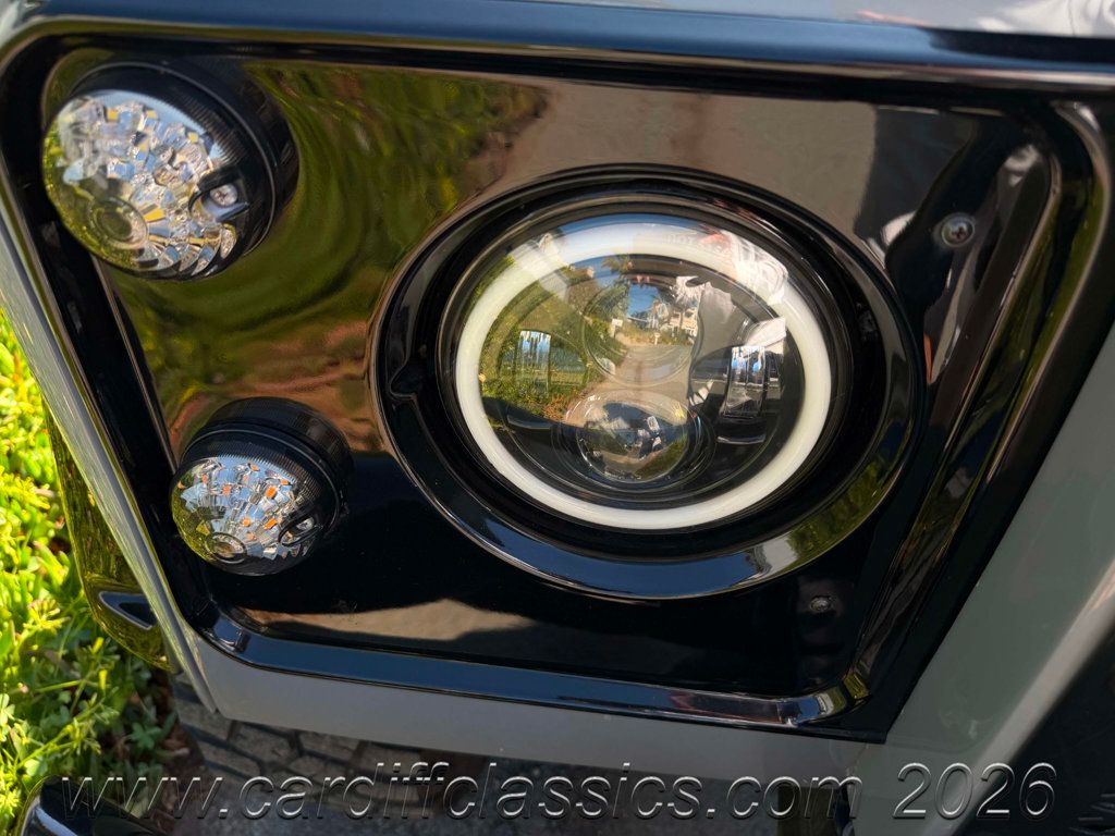 1990 Land Rover Defender 110  - 23003632 - 52