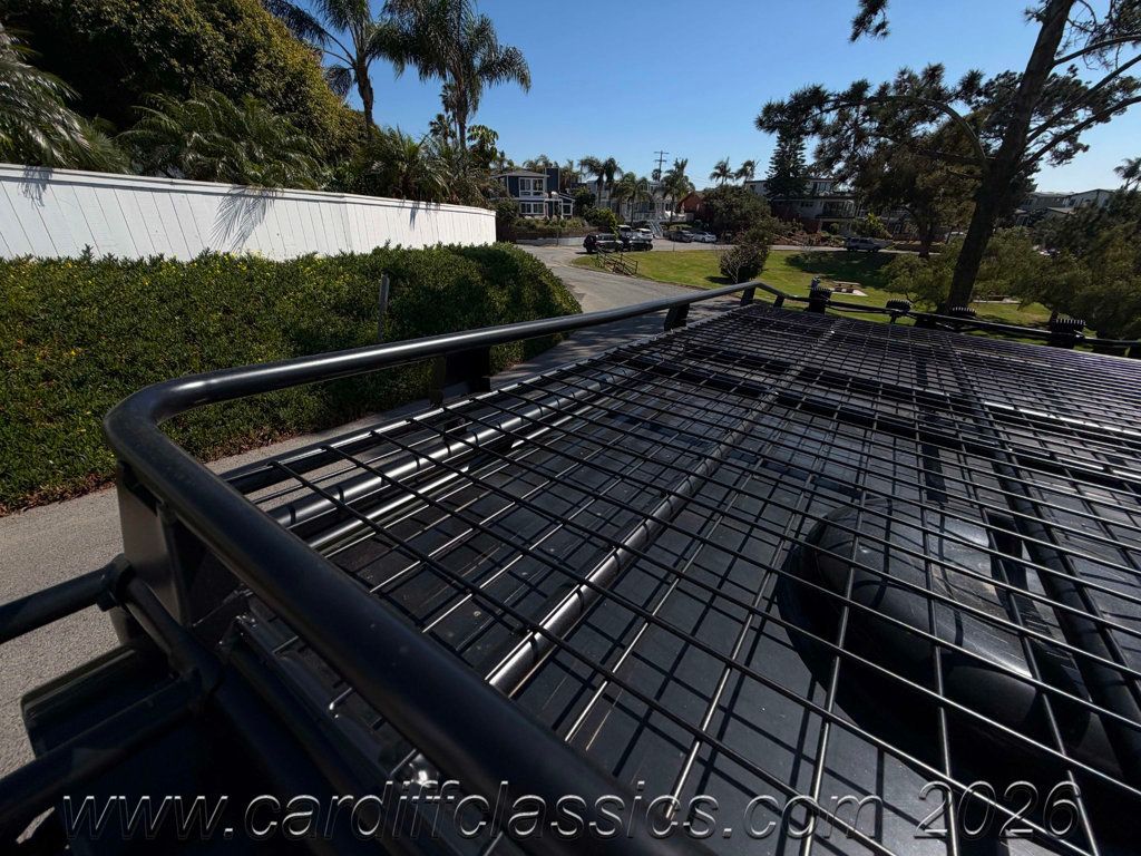 1990 Land Rover Defender 110  - 23003632 - 74