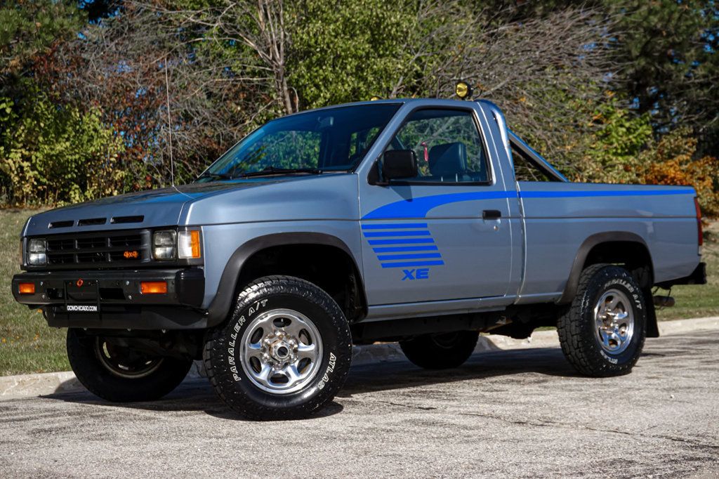 1990 Nissan Hardbody 4WD *5-Speed Manual* *XE Regular Cab w/ 4WD* *West-Coast Truck* - 22941015 - 0