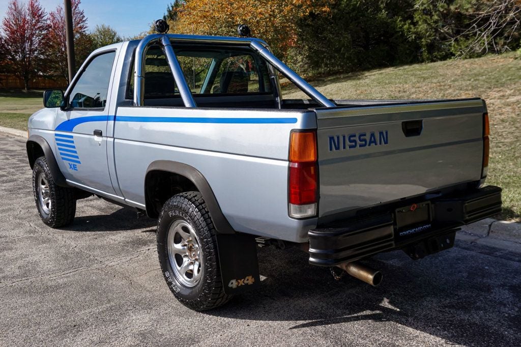 1990 Nissan Hardbody 4WD *5-Speed Manual* *XE Regular Cab w/ 4WD* *West-Coast Truck* - 22941015 - 10