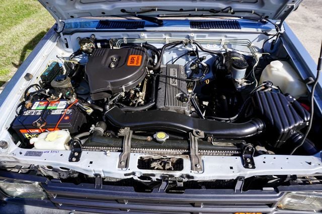 1990 Nissan Hardbody 4WD *5-Speed Manual* *XE Regular Cab w/ 4WD* *West-Coast Truck* - 22941015 - 15