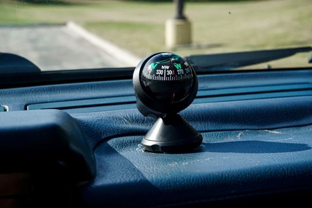 1990 Nissan Hardbody 4WD *5-Speed Manual* *XE Regular Cab w/ 4WD* *West-Coast Truck* - 22941015 - 26