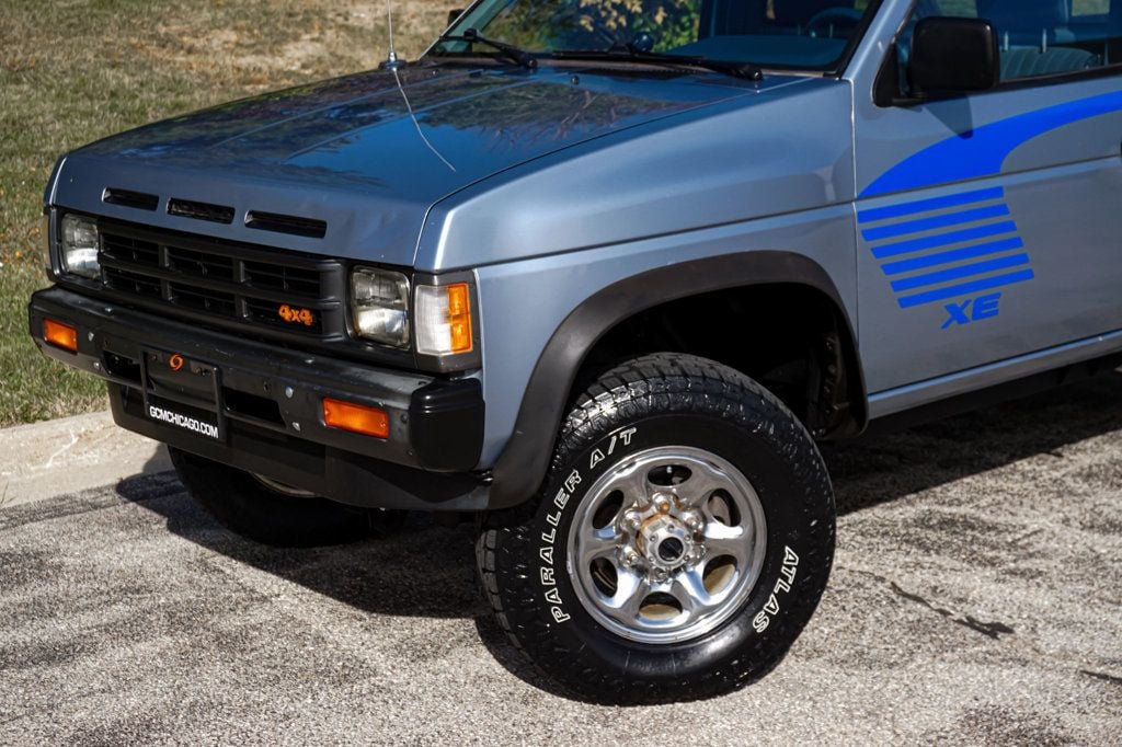 1990 Nissan Hardbody 4WD *5-Speed Manual* *XE Regular Cab w/ 4WD* *West-Coast Truck* - 22941015 - 28