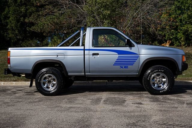 1990 Nissan Hardbody 4WD *5-Speed Manual* *XE Regular Cab w/ 4WD* *West-Coast Truck* - 22941015 - 31