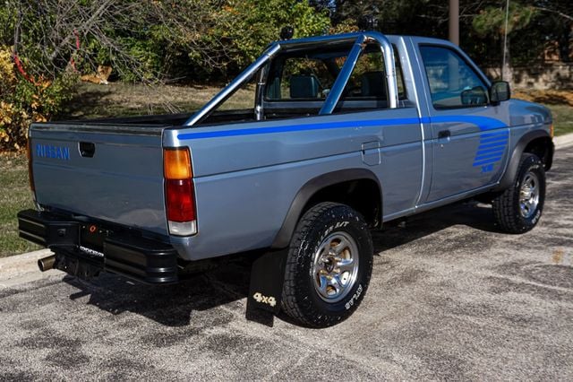1990 Nissan Hardbody 4WD *5-Speed Manual* *XE Regular Cab w/ 4WD* *West-Coast Truck* - 22941015 - 34