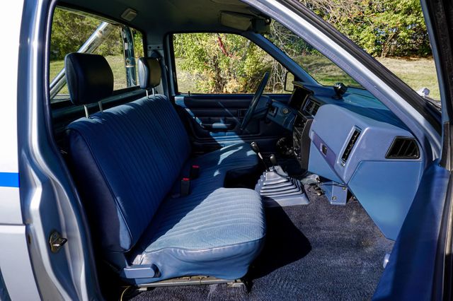 1990 Nissan Hardbody 4WD *5-Speed Manual* *XE Regular Cab w/ 4WD* *West-Coast Truck* - 22941015 - 35