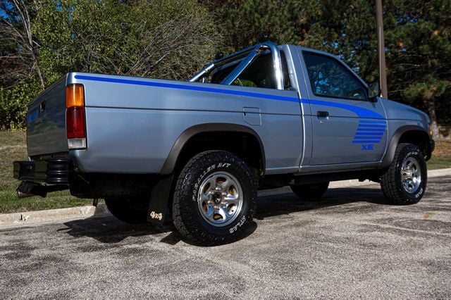 1990 Nissan Hardbody 4WD *5-Speed Manual* *XE Regular Cab w/ 4WD* *West-Coast Truck* - 22941015 - 46