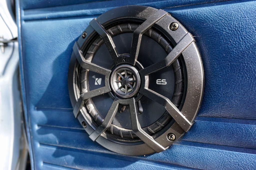 1990 Nissan Hardbody 4WD *5-Speed Manual* *XE Regular Cab w/ 4WD* *West-Coast Truck* - 22941015 - 58