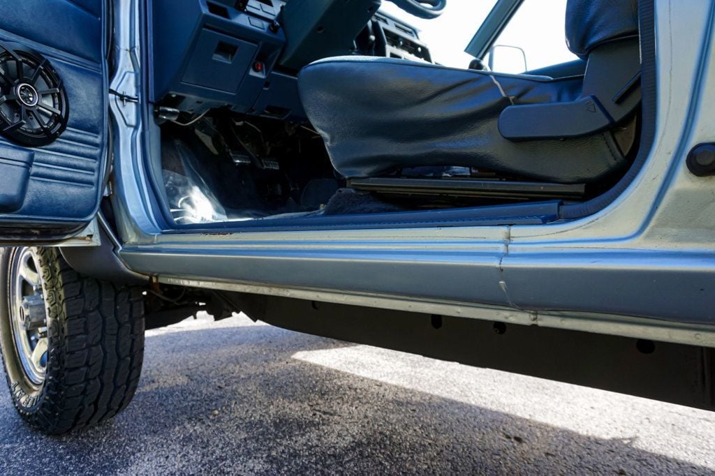 1990 Nissan Hardbody 4WD *5-Speed Manual* *XE Regular Cab w/ 4WD* *West-Coast Truck* - 22941015 - 68