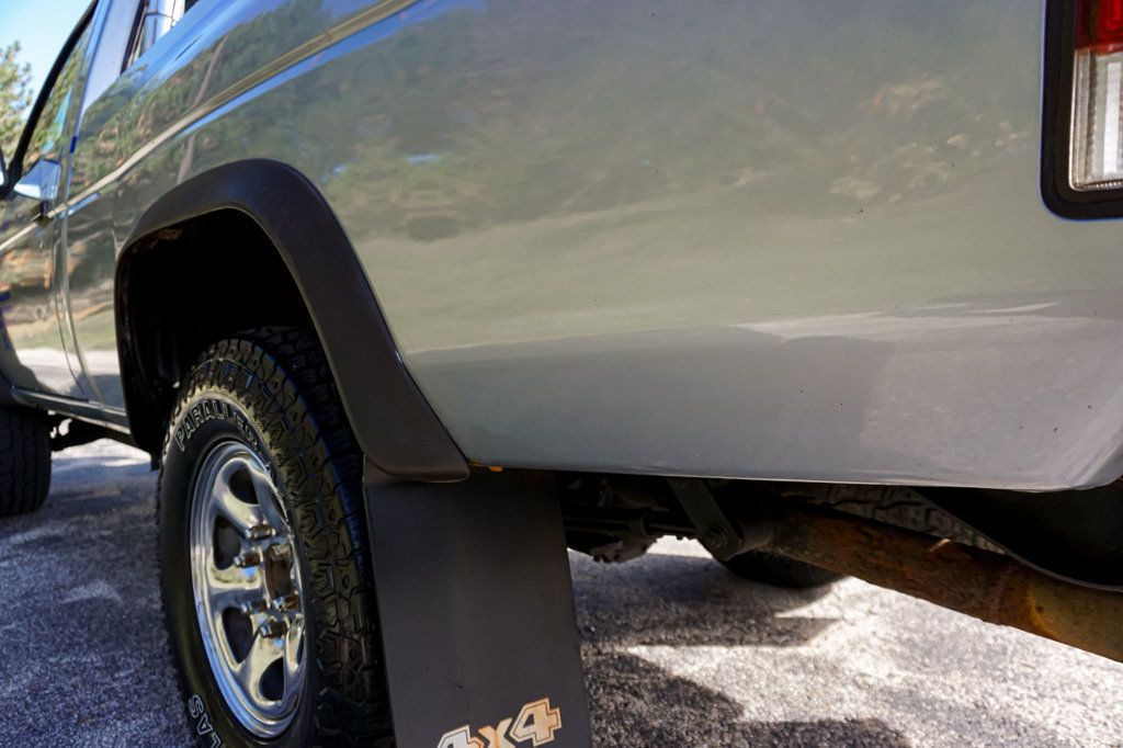 1990 Nissan Hardbody 4WD *5-Speed Manual* *XE Regular Cab w/ 4WD* *West-Coast Truck* - 22941015 - 71