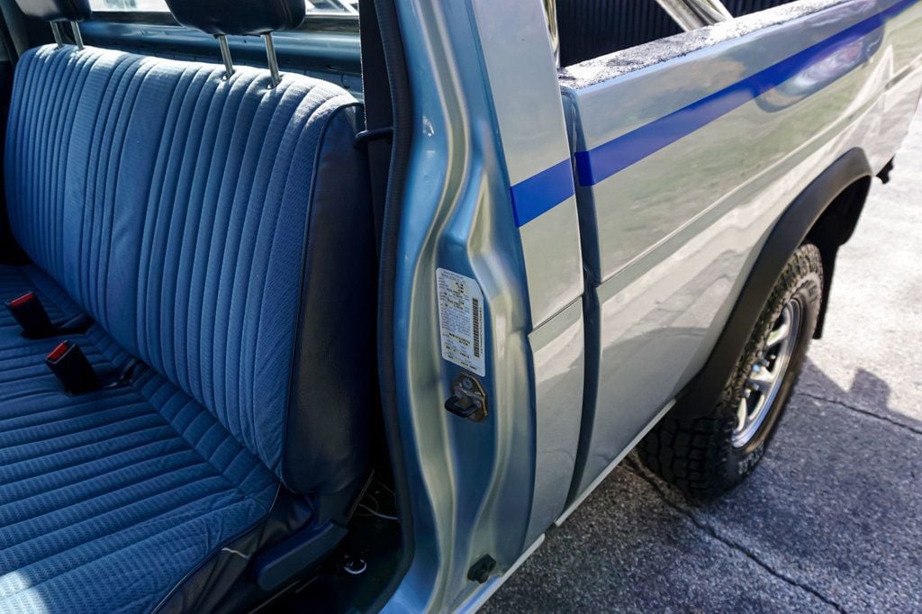 1990 Nissan Hardbody 4WD *5-Speed Manual* *XE Regular Cab w/ 4WD* *West-Coast Truck* - 22941015 - 86