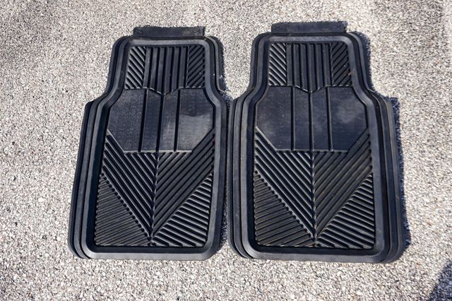 1990 Nissan Hardbody 4WD *5-Speed Manual* *XE Regular Cab w/ 4WD* *West-Coast Truck* - 22941015 - 96