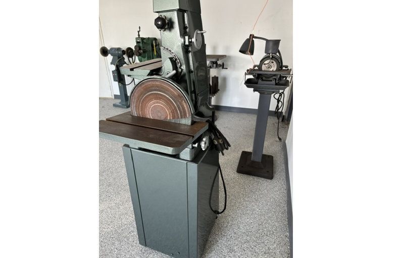 1990 Wilton 6” belt grinder 220 v 3 ph - 23067000 - 2