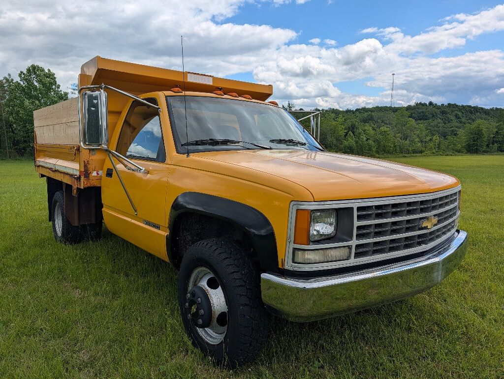 1991 Chevrolet 3500 HD Chassis-Cabs Trusty 350 4x4 Dump Truck - 23017575 | Video 1