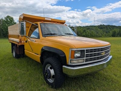 1991 Chevrolet 3500 HD Chassis-Cabs - 1GBJK34K6ME143155
