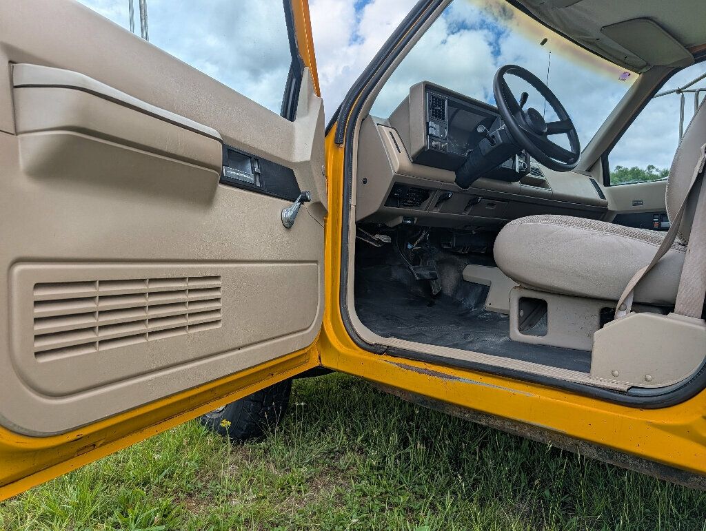 1991 Chevrolet 3500 HD Chassis-Cabs Trusty 350 4x4 Dump Truck - 23017575 - 35