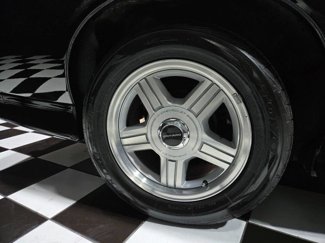 1991 Chevrolet Camaro 2dr Convertible Z28 - 22940460 - 43