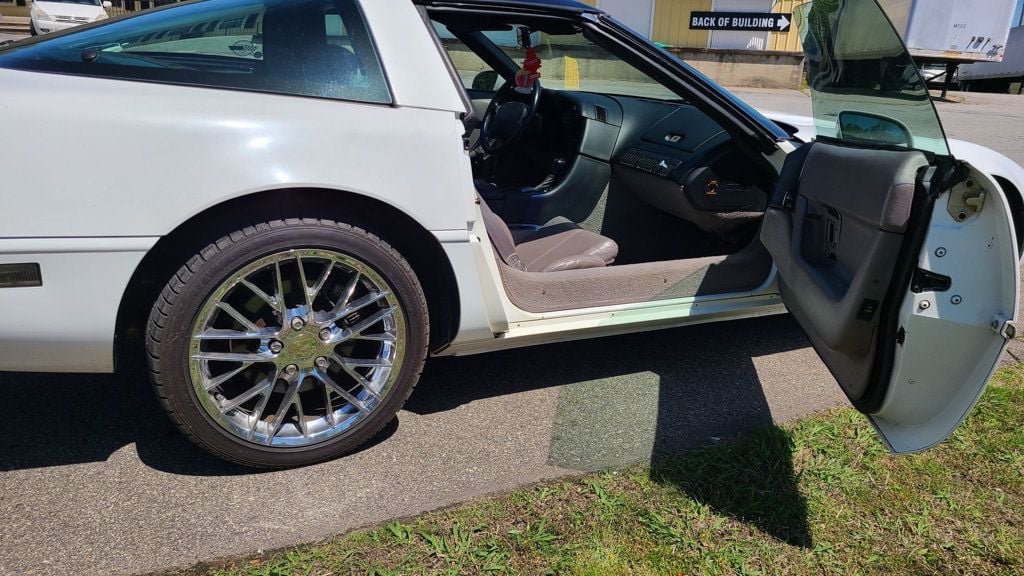 1991 Chevrolet Corvette 2dr Convertible - 22413056 - 3