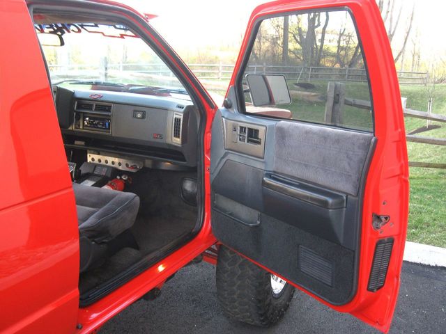 1991 Chevrolet S-10 Blazer 2dr Wagon 4WD - 21311389 - 34