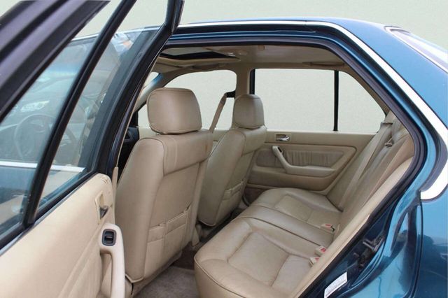 1991 Honda Accord 4dr Sedan SE - 23021444 - 6