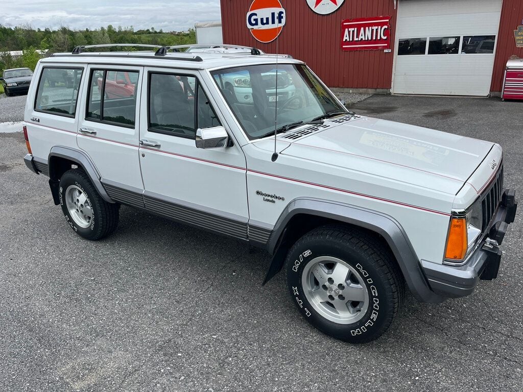 1991 Jeep Cherokee Classic 1-Owner Cherokee Laredo 4x4 XJ Box Cherokee - 23019556 - 1