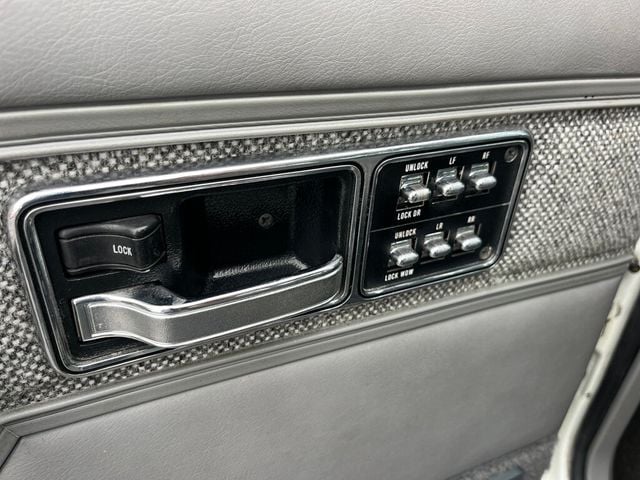 1991 Jeep Cherokee Classic 1-Owner Cherokee Laredo 4x4 XJ Box Cherokee - 23019556 - 21