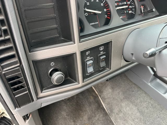 1991 Jeep Cherokee Classic 1-Owner Cherokee Laredo 4x4 XJ Box Cherokee - 23019556 - 22