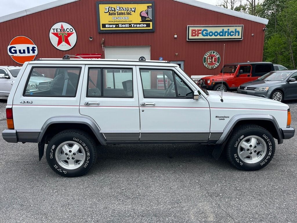 1991 Jeep Cherokee Classic 1-Owner Cherokee Laredo 4x4 XJ Box Cherokee - 23019556 - 2