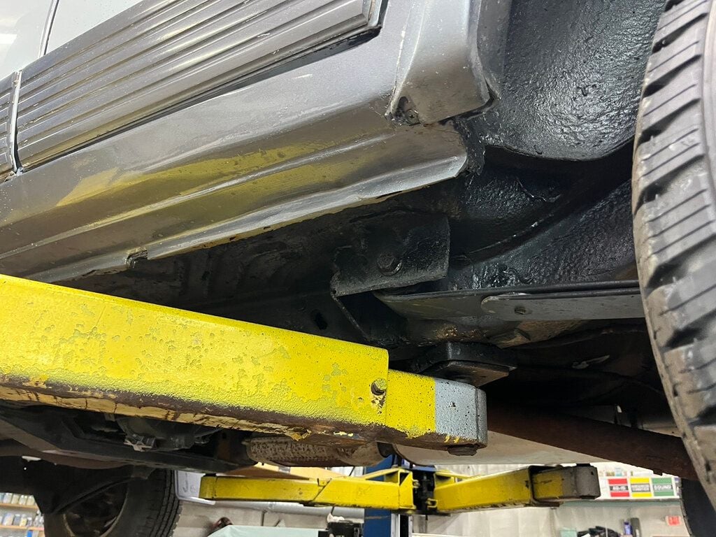 1991 Jeep Cherokee Classic 1-Owner Cherokee Laredo 4x4 XJ Box Cherokee - 23019556 - 34