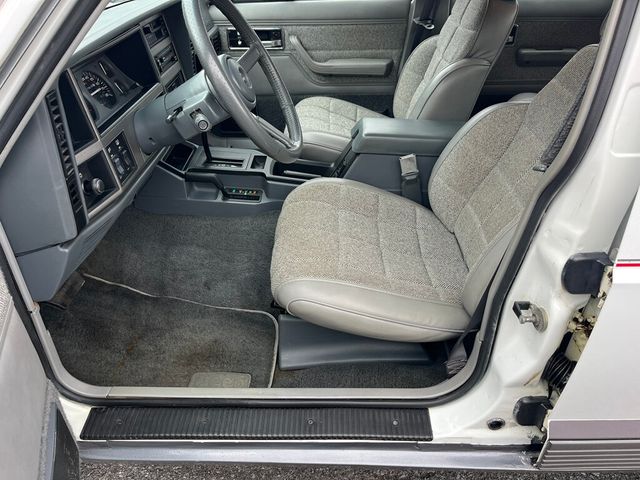 1991 Jeep Cherokee Classic 1-Owner Cherokee Laredo 4x4 XJ Box Cherokee - 23019556 - 36