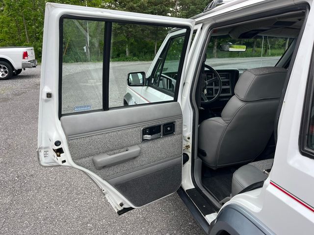 1991 Jeep Cherokee Classic 1-Owner Cherokee Laredo 4x4 XJ Box Cherokee - 23019556 - 41
