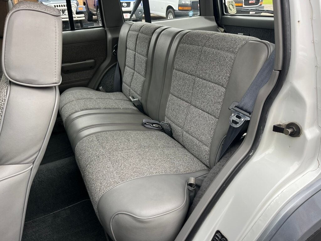 1991 Jeep Cherokee Classic 1-Owner Cherokee Laredo 4x4 XJ Box Cherokee - 23019556 - 47