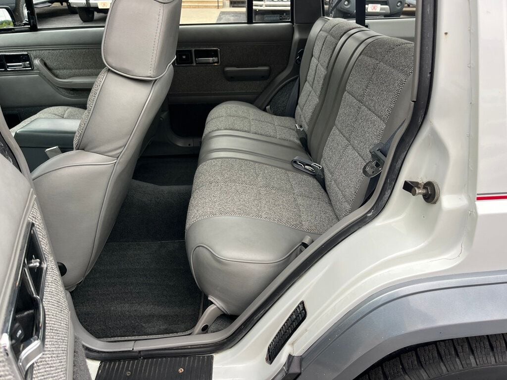 1991 Jeep Cherokee Classic 1-Owner Cherokee Laredo 4x4 XJ Box Cherokee - 23019556 - 48