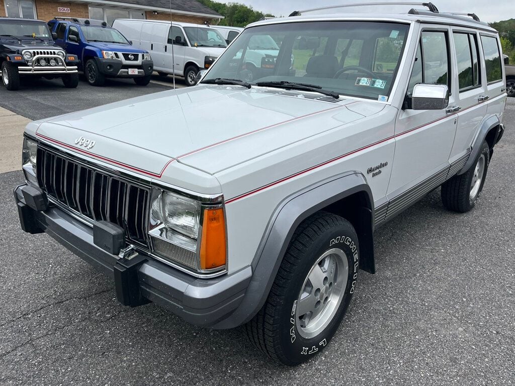 1991 Jeep Cherokee Classic 1-Owner Cherokee Laredo 4x4 XJ Box Cherokee - 23019556 - 4