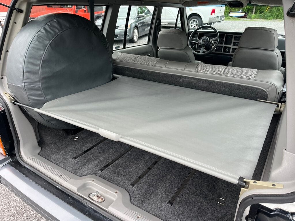 1991 Jeep Cherokee Classic 1-Owner Cherokee Laredo 4x4 XJ Box Cherokee - 23019556 - 54