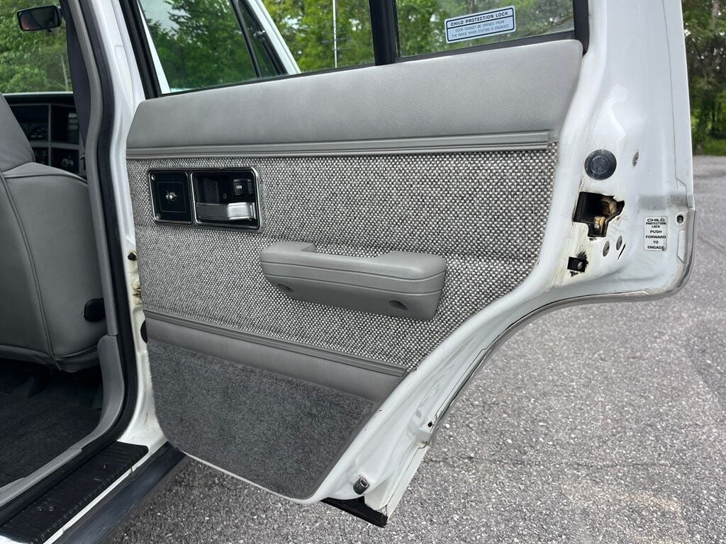 1991 Jeep Cherokee Classic 1-Owner Cherokee Laredo 4x4 XJ Box Cherokee - 23019556 - 58