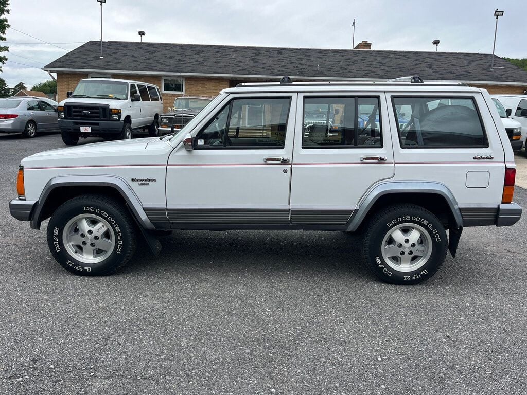 1991 Jeep Cherokee Classic 1-Owner Cherokee Laredo 4x4 XJ Box Cherokee - 23019556 - 5